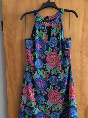 Ann Taylor Navy Floral Keyhole Shift Dress
